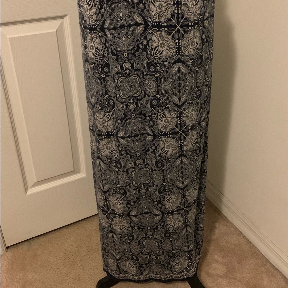 Max Studio Skirt Navy and White